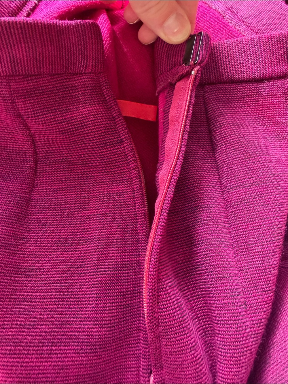 Vintage 1950s 1960s MAGENTA PINK Wool Knit Suit Skirt Set Promenade Scarf Ascot - Picture 15 of 16